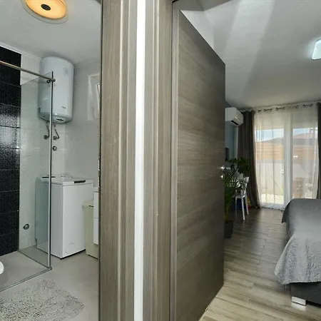 Apartment Pop House