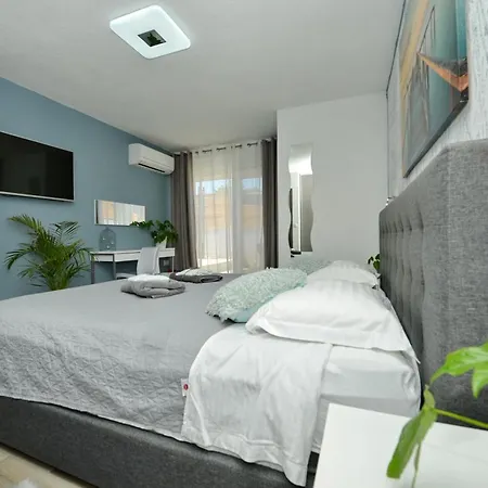Pop House Apartment